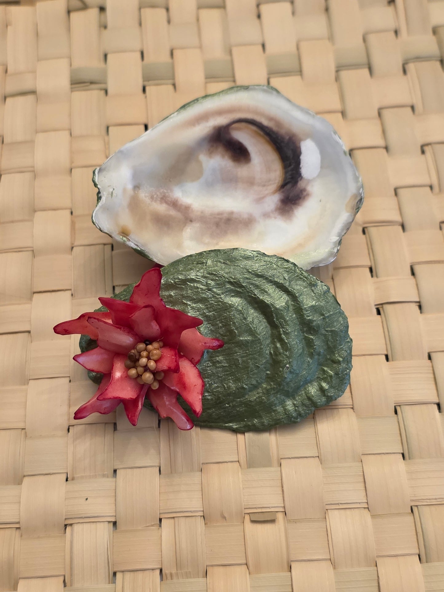 Oyster Shell with Garfish Scale Lilly