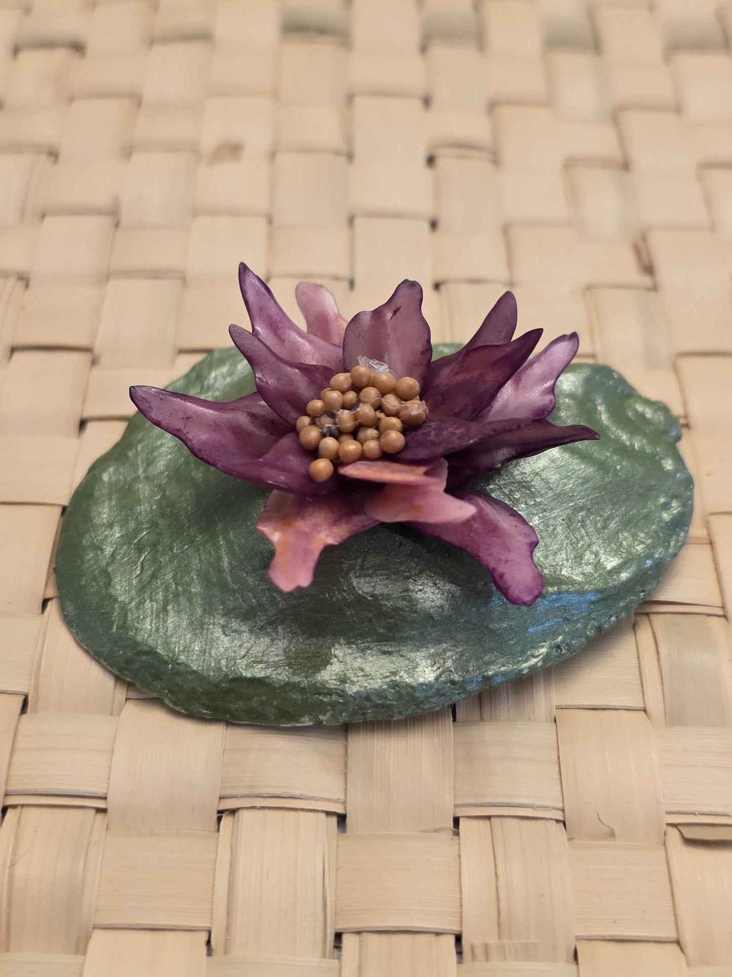 Oyster Shell with Garfish Scale Lilly